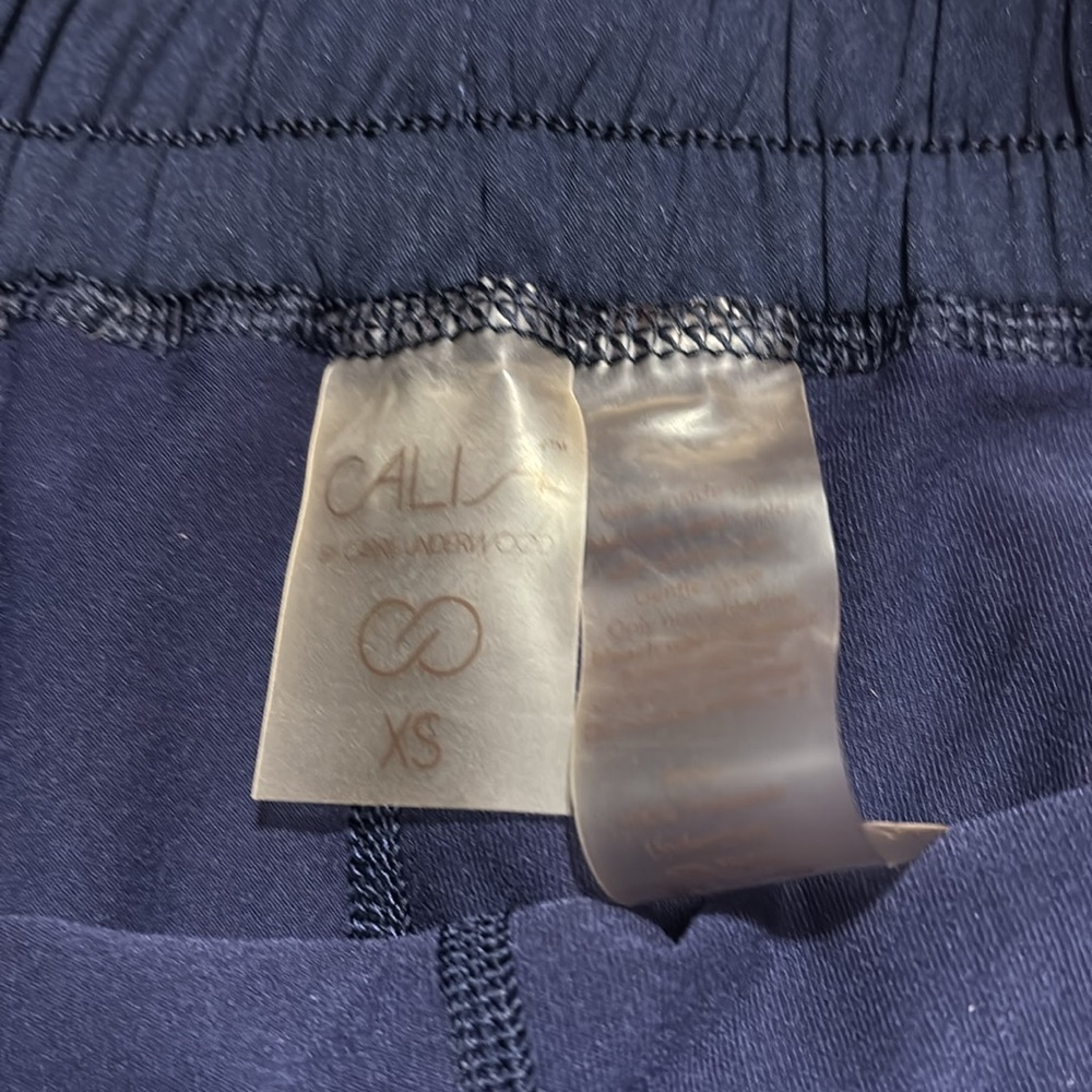 CALIA RUNNING SHORTS - Picture 4 of 5